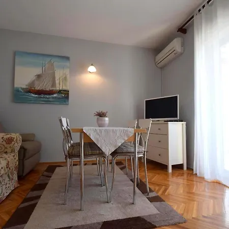 Mila 3* Malinska